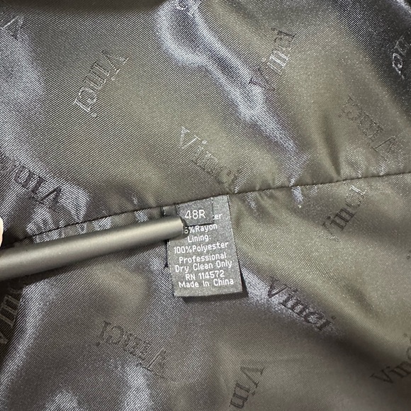 Vinci 3 Piece Black Suit 48R - Picture 6 of 7